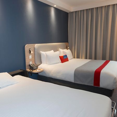 Holiday Inn Express Paris - Velizy By Ihg Exterior foto
