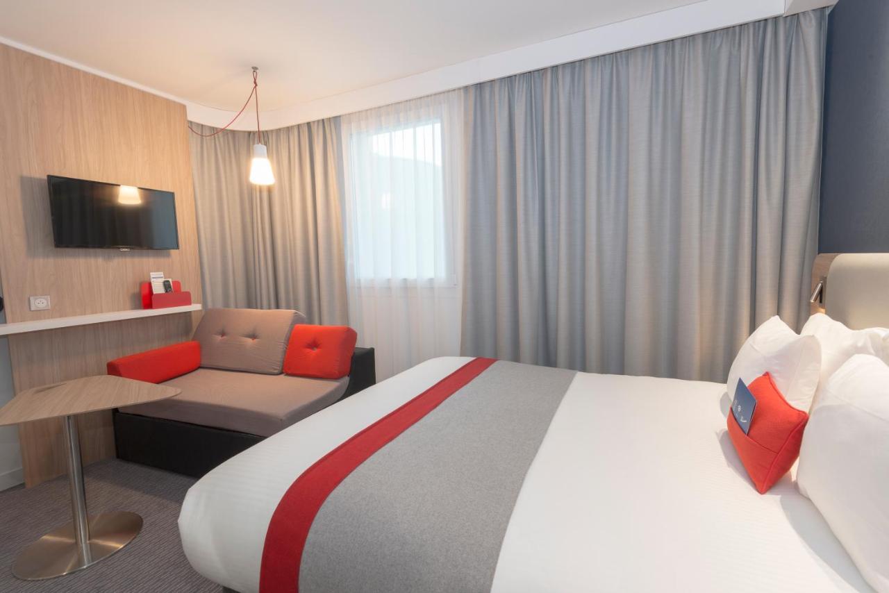 Holiday Inn Express Paris - Velizy By Ihg Exterior foto