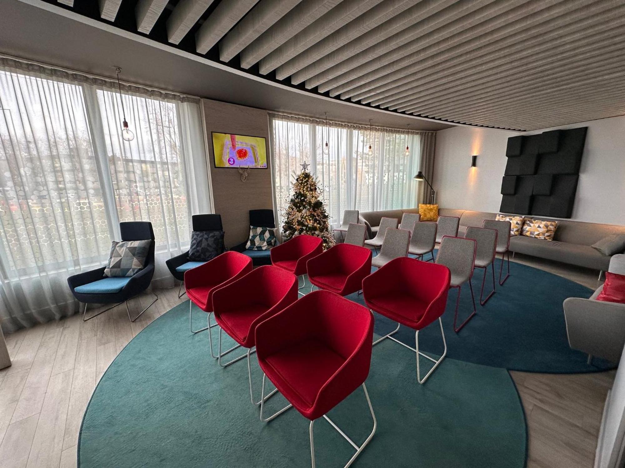 Holiday Inn Express Paris - Velizy By Ihg Exterior foto
